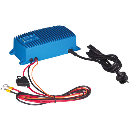 Victron Blue Smart lader 12V 13Amp i grøn farve, set forfra.