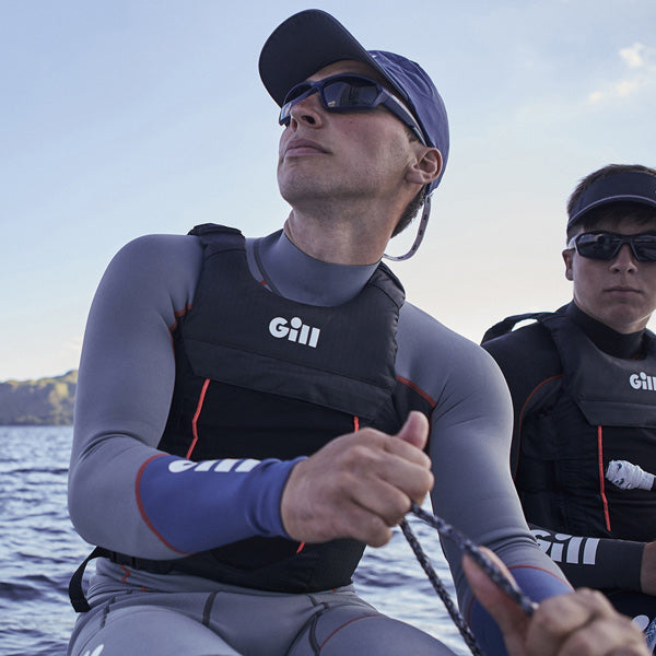 Gill, 5003 Zenlite Top i grå på et skibs dækkende