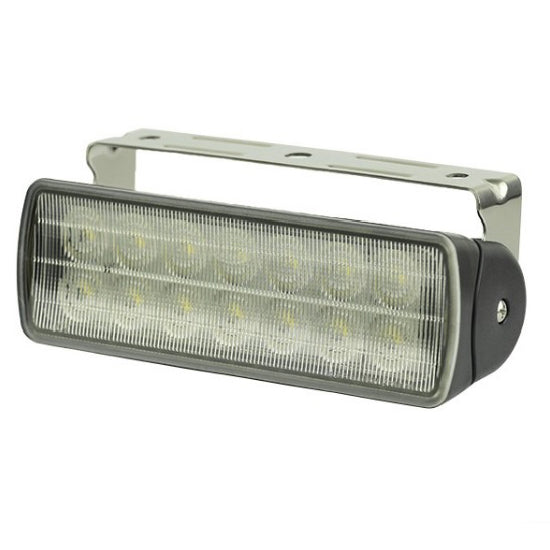 Hella Sea Hawk-XLR LED floodlight med sort hus, monteret på båd